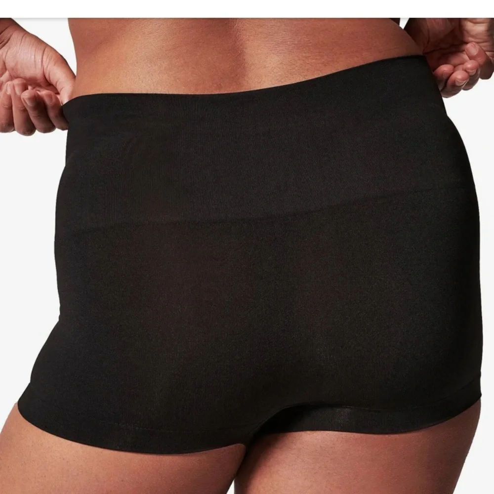 SPANXshape ExtraOrdinary Boyshort in Very Black Size Small NWT - Picture 2 of 9